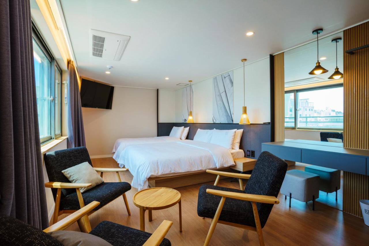 Hotel Pico Tongyeong Bagian luar foto