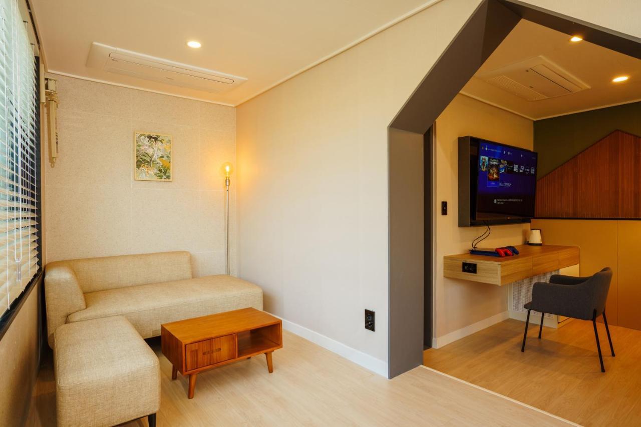 Hotel Pico Tongyeong Bagian luar foto