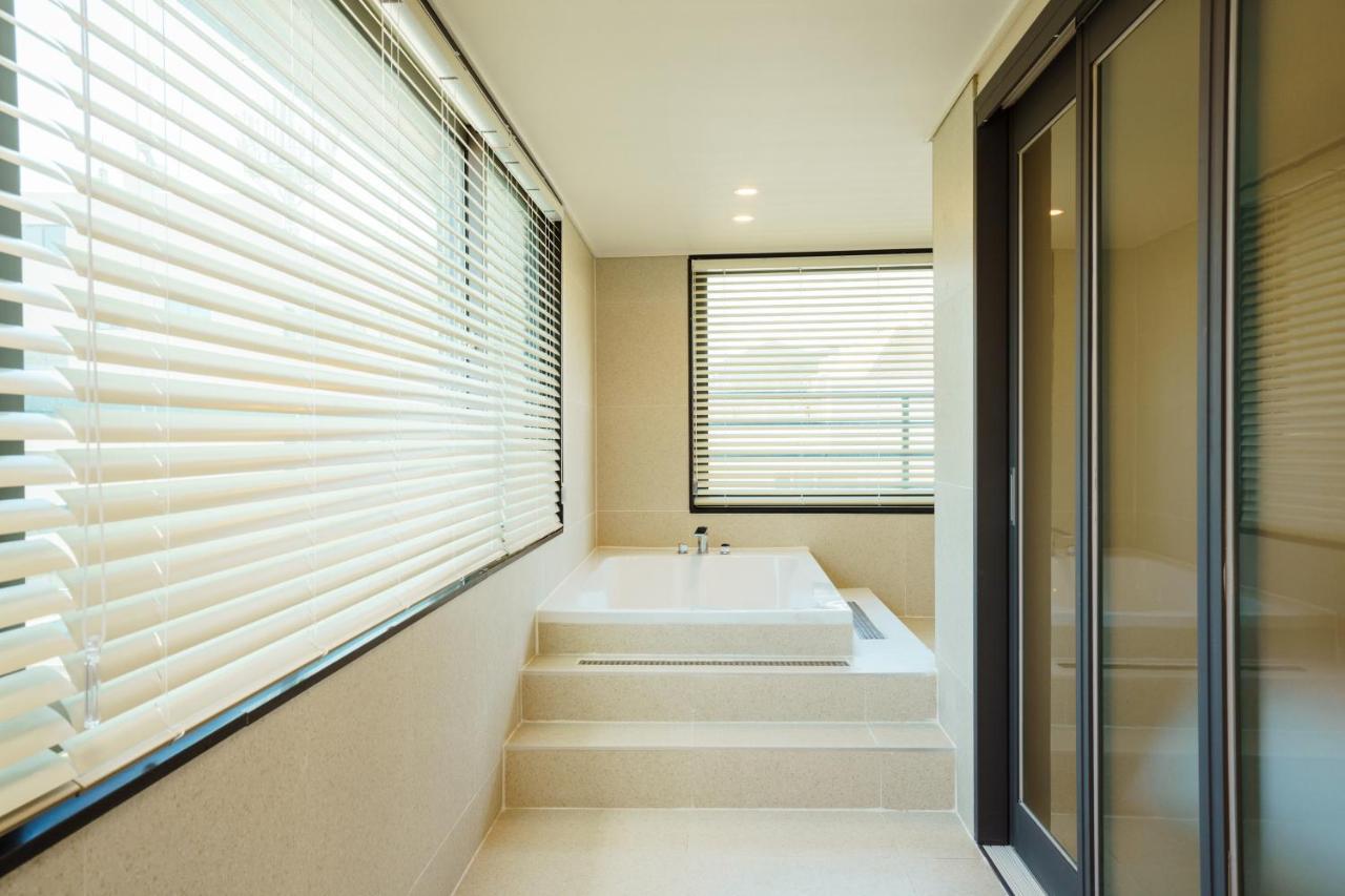Hotel Pico Tongyeong Bagian luar foto