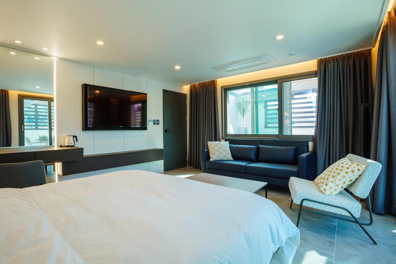 Hotel Pico Tongyeong Bagian luar foto