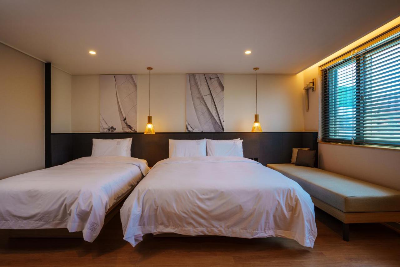 Hotel Pico Tongyeong Bagian luar foto